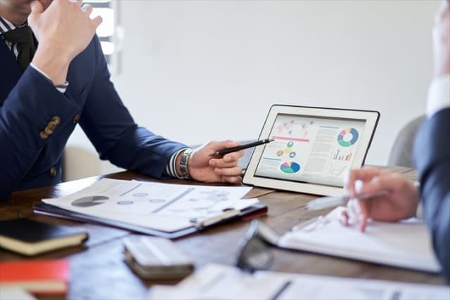 弁護士との打ち合わせ風景