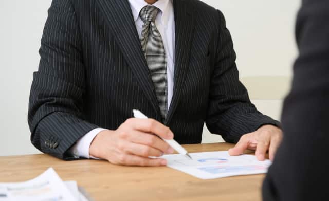 知人経営者に顧問弁護士を紹介してもらえるかもしれません